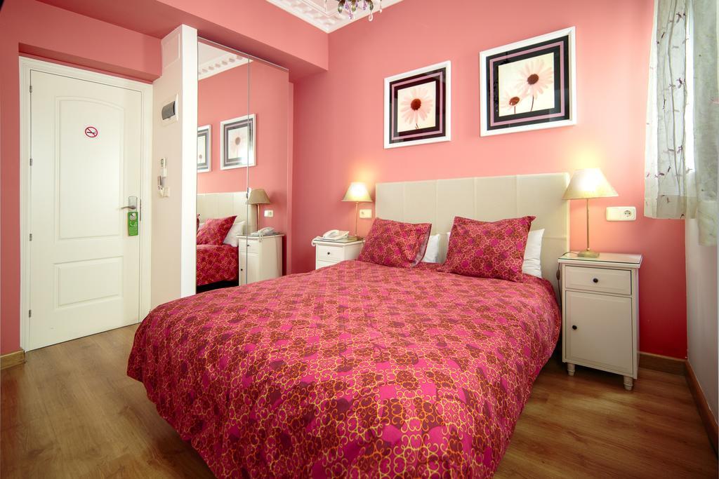 Guest house Adria Santa Ana 3*